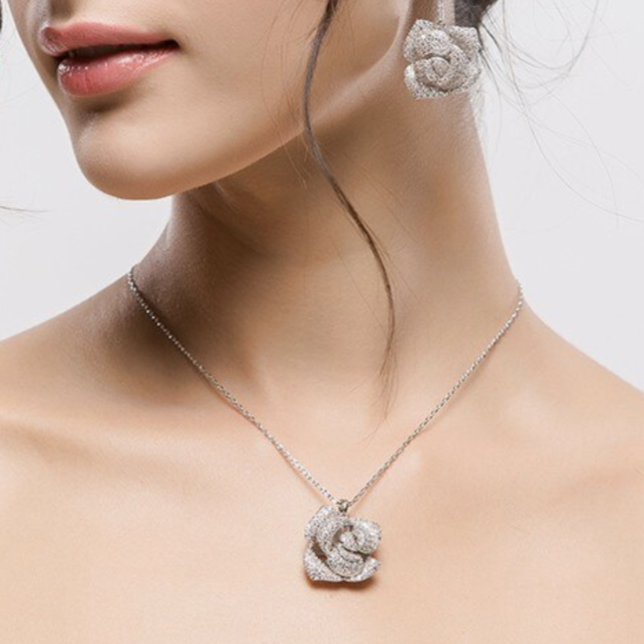 Moline Necklace