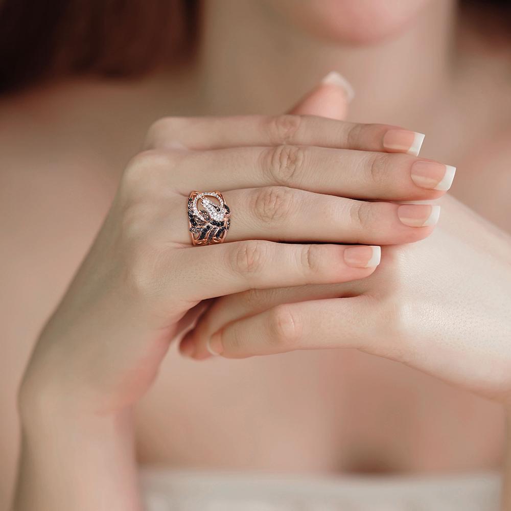 Scone Handmade Crystal Horse Ring – ANN VOYAGE